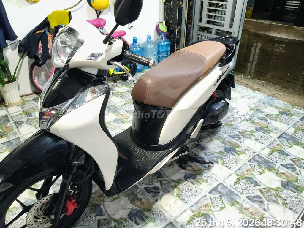 Honda SH Mode 2018 Особая черно-белая