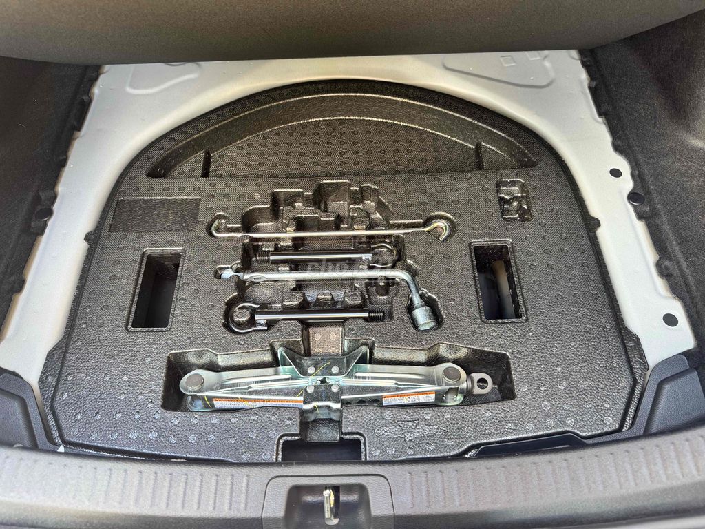 Toyota Corolla Altis 2025 1.8V - 4200 km nhập khâu. Mua bán Ô tô tại Quận Ngũ Hành Sơn Đà Nẵng được đăng bởi Vinh hình 14