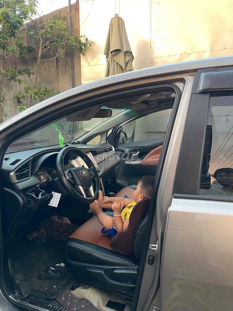 Toyota Innova form 2017 G 142000 km Xám. Mua bán Ô tô tại Huyện Xuân Lộc Đồng Nai được đăng bởi Hải Lê hình 2