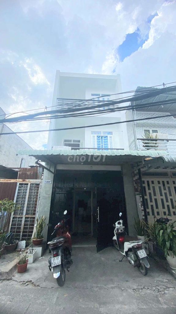 BÁN NHÀ SHR 2 LẦU ĐÚC LÊ VĂN KHƯƠNG P.HIỆP THÀNH QUẬN 12-GIÁ 3 TỶ450TR