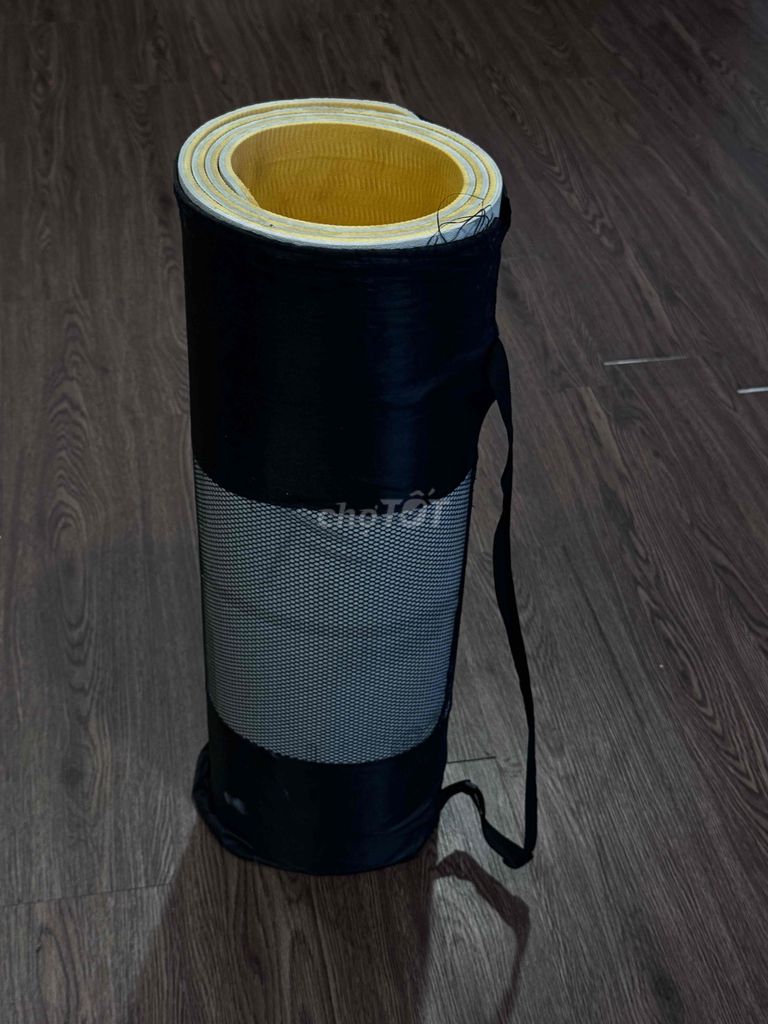 Thảm tập yoga Vàng đen Đã qua sử dụng. Mua bán Đồ thể thao, Dã ngoại tại Quận 3 Tp Hồ Chí Minh được đăng bởi Vy Huynh hình 1