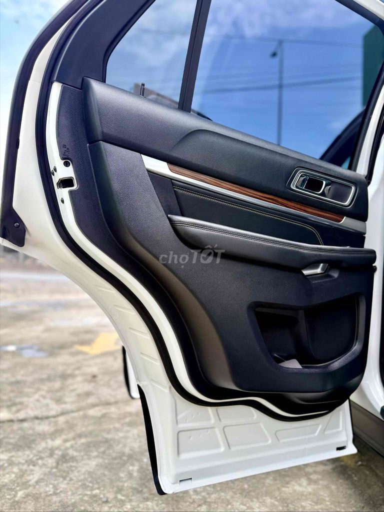 Ford Explorer 2019 2.3L Ecoboost - 72000 km. Mua bán Ô tô tại Thành phố Biên Hòa Đồng Nai được đăng bởi Chien Phan hình 9