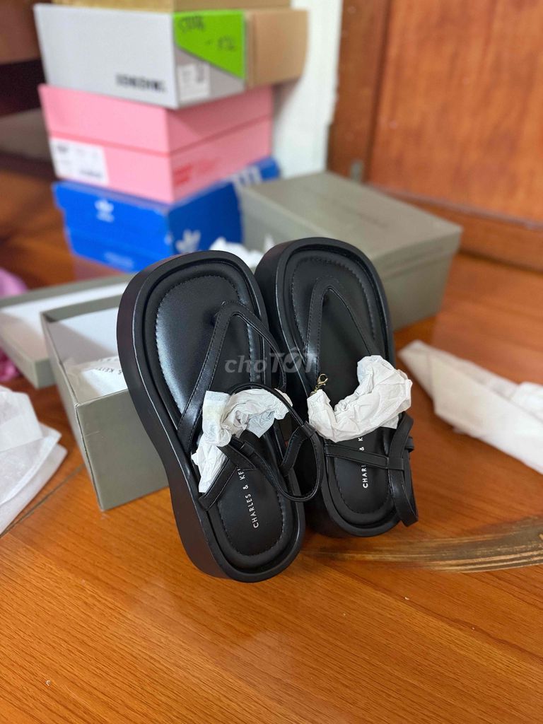 Giày Charles & Keith đế xuồng Nữ Đen 35. Mua bán Giày dép tại Quận 3 Tp Hồ Chí Minh được đăng bởi An hình 1