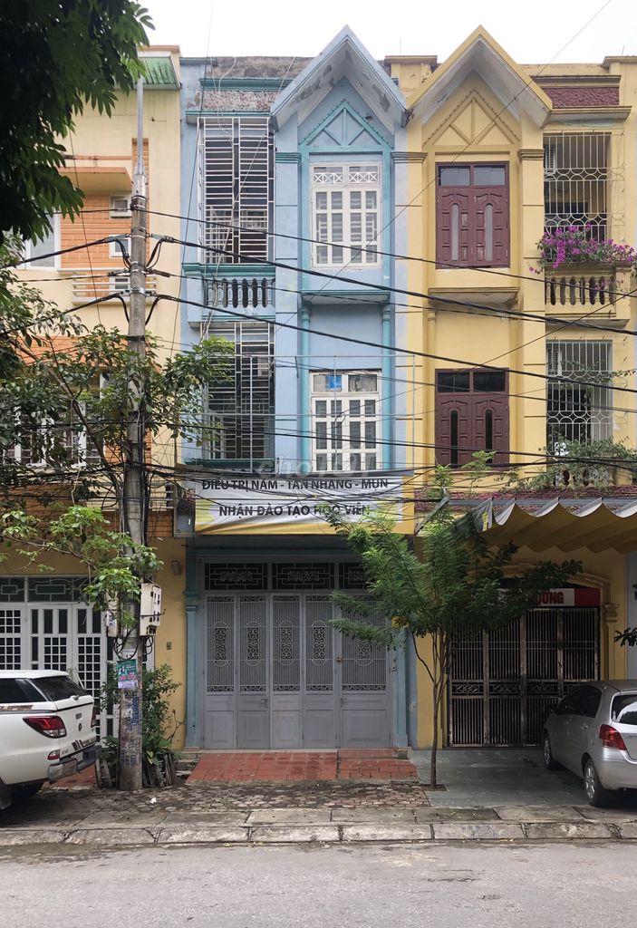 Cho thuê nhà 3 tầng phố Thanh Hóa