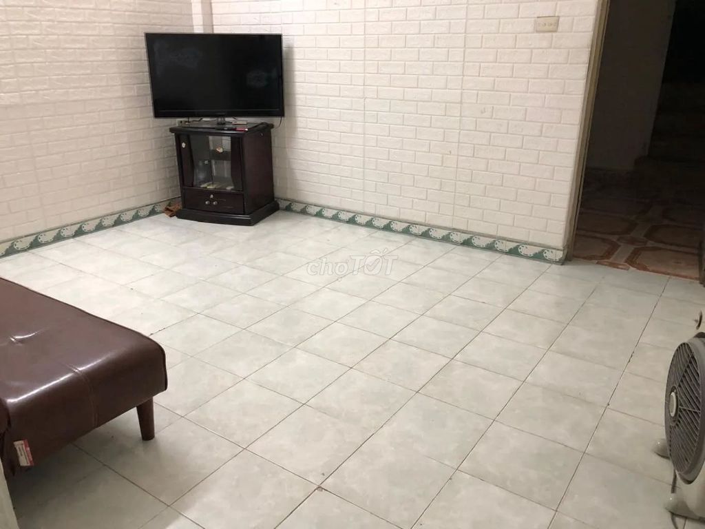 Дом 3 этажа, 43 м², Хай Ба Чынг, рядом с Политехническим университетом
