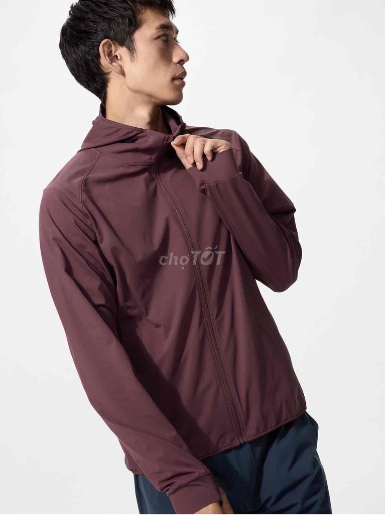 Áo khoác Uniqlo Nam Đỏ đô size M. Mua bán Quần áo tại Quận Hải Châu Đà Nẵng được đăng bởi Nguyên Hoàn hình 1