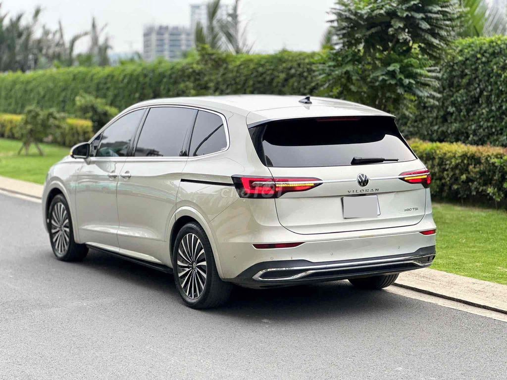 Volkswagen Viloran Luxury 2025 серебристый 10 тыс. км