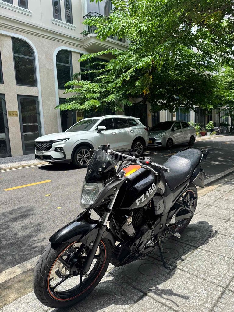 Yamaha FZ S150 2013 родной мотор городской номер