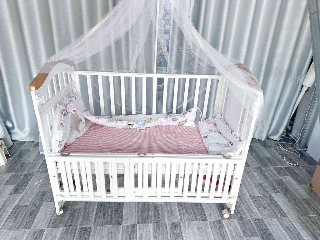 Cũi trẻ em gỗ trắng. Mua bán Mẹ và bé tại Quận Long Biên Hà Nội được đăng bởi Uông Trang Nhung hình 1