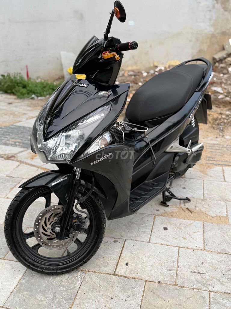 Honda Airblade 2012 глянцевый черный госномер 43