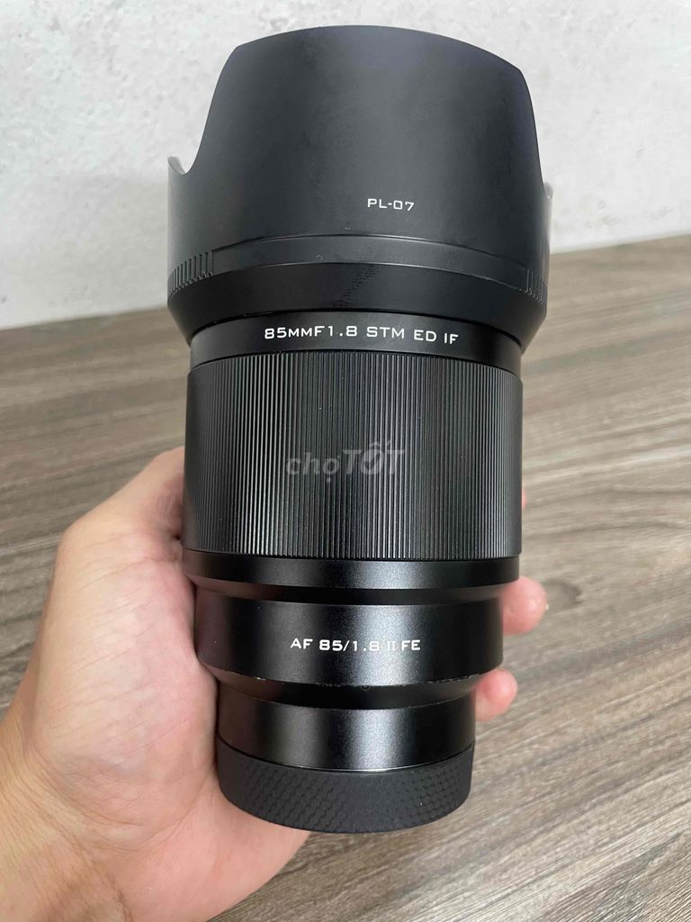 lens vitrox 85 1.8 ii fe sony đủ cáp hoood fiter. Mua bán Máy ảnh, Máy quay tại Quận Thanh Xuân Hà Nội được đăng bởi Mua bán giao lưu các Dòng máy ảnh giá tốt hình 1
