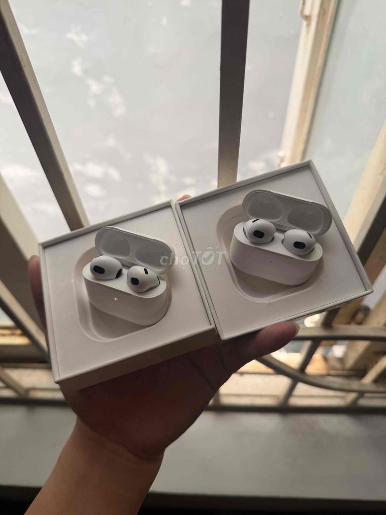 Tai nghe không dây Apple Airpods 3 Trắng 99%. Mua bán Tivi, Âm thanh tại Quận Gò Vấp Tp Hồ Chí Minh được đăng bởi Võ Chí Bảo hình 1