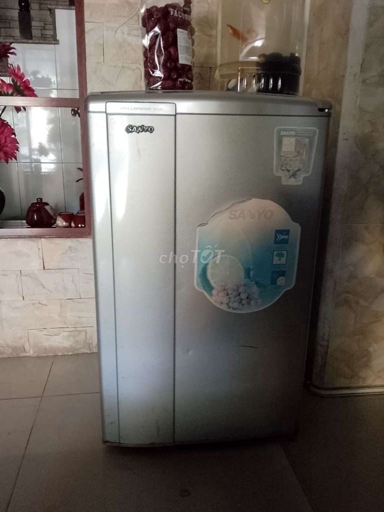 Tủ lạnh mini Sanyo Bạc đã sử dụng. Mua bán Tủ lạnh tại Thành phố Trà Vinh Trà Vinh được đăng bởi thanh thuý hình 1