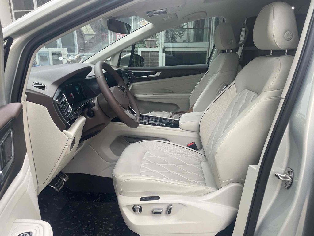 Volkswagen Viloran Luxury 2025 Bạc 1500 km. Mua bán Ô tô tại Quận 7 Tp Hồ Chí Minh được đăng bởi Tran Huu Manh hình 5