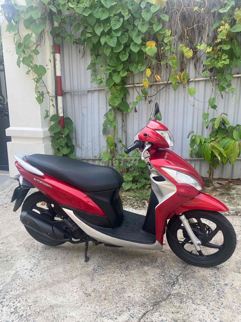 Honda Vision fi 2011 красный серебристый