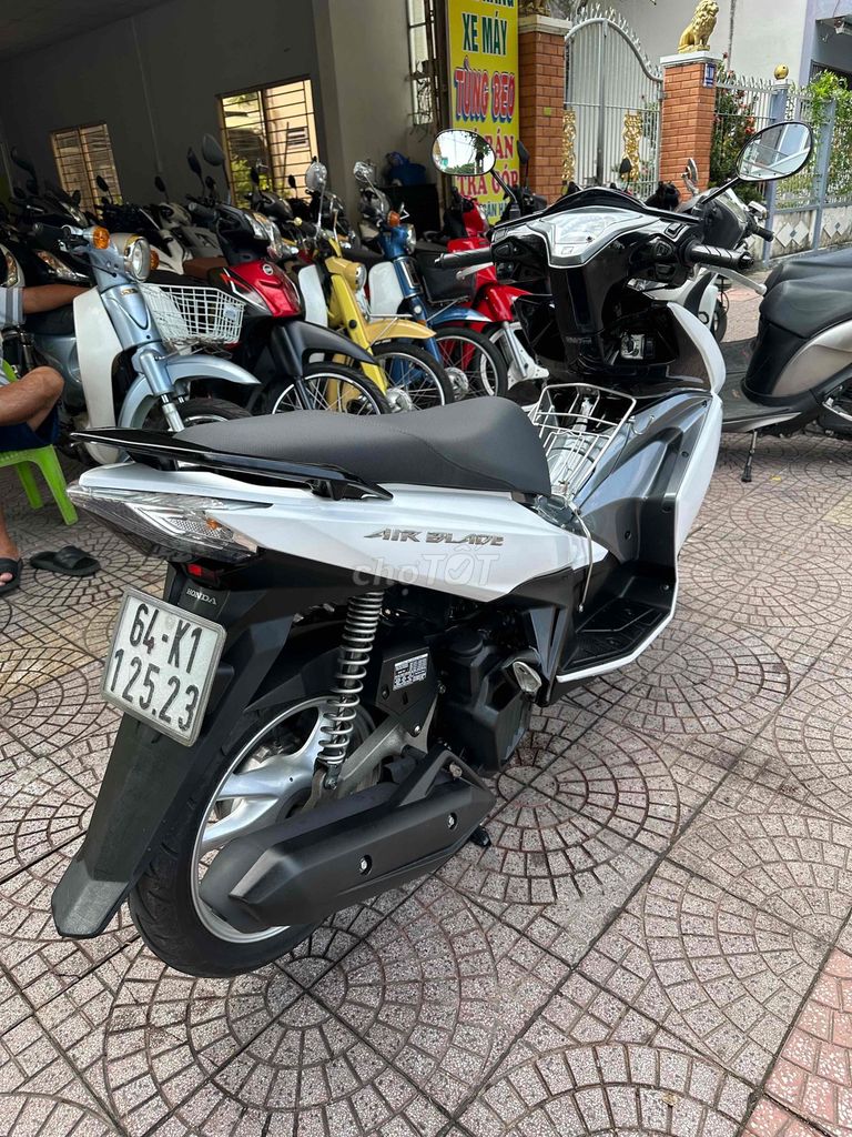 Honda Air Blade 2014 Trắng zin đẹp vĩnh long. Mua bán Xe máy tại Thành phố Vĩnh Long Vĩnh Long được đăng bởi xe máy Tùng Beo hình 7