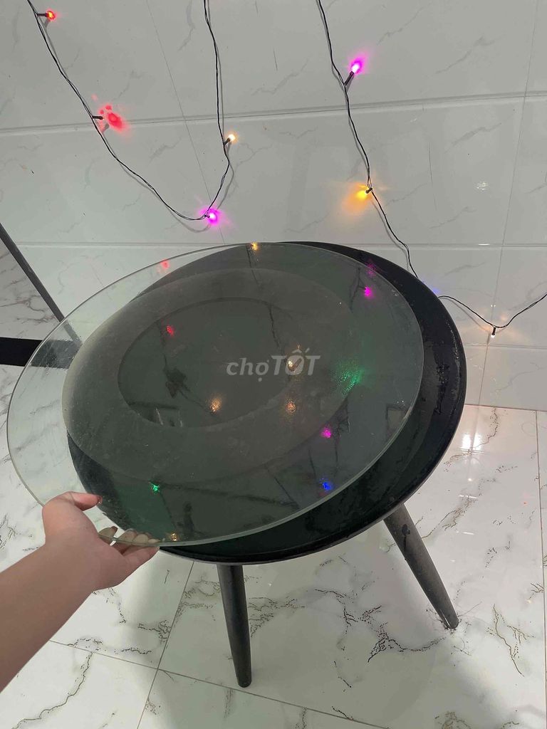 Bàn tròn gỗ kính 60cm. Mua bán Bàn ghế tại Huyện Châu Thành Tiền Giang được đăng bởi Tú  hình 1