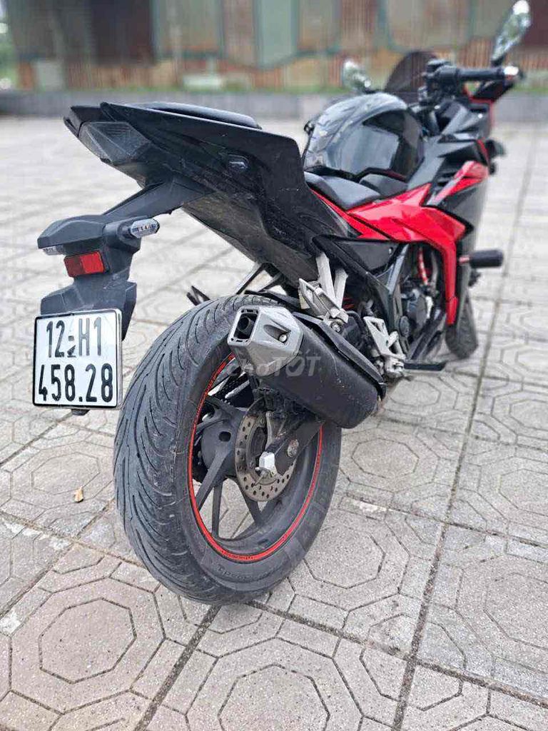 mình bán CBR 2022. Mua bán Xe máy tại Quận Long Biên Hà Nội được đăng bởi vu song thu hình 4