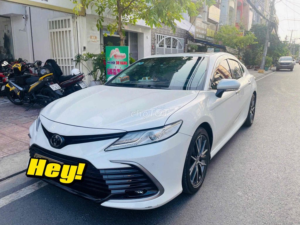 Toyota Camry 2023 - 7000 km