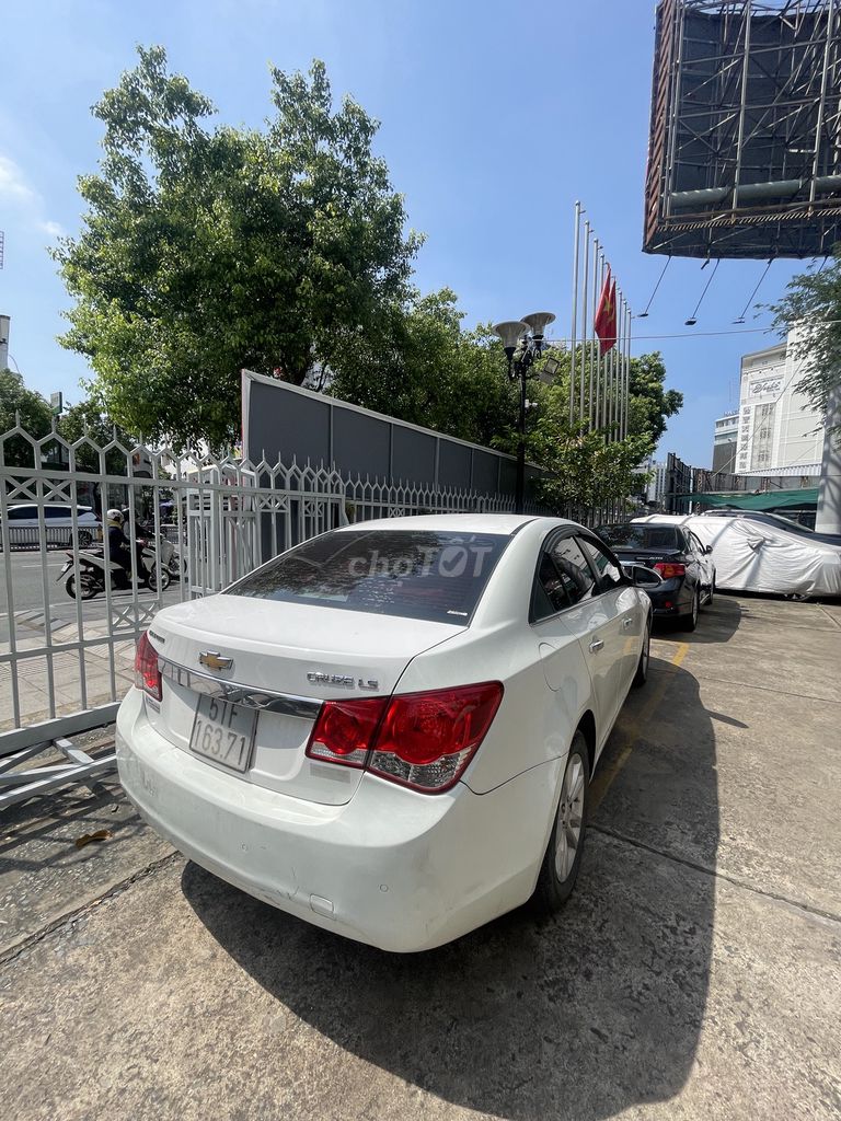 Cheverlet 2017 + màu trắng. Mua bán Ô tô tại Quận 12 Tp Hồ Chí Minh được đăng bởi vlog vvngoc hình 12