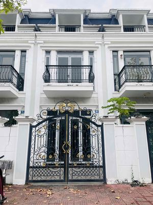 Bán nhà thô mới hoàn thiện ngoài đường số 08 khu đô thị