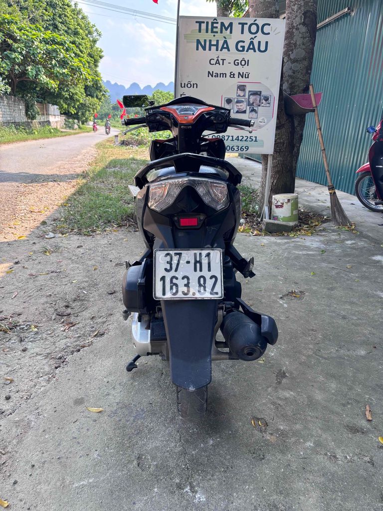 Honda Air Blade, черно-золотой