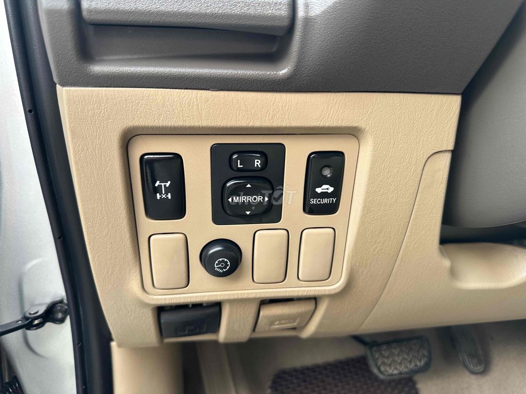 Toyota Fortuner 2010 2.7V 4x4 AT - 150000 km 1 Chủ. Mua bán Ô tô tại Quận Cầu Giấy Hà Nội được đăng bởi Vũ Kiên hình 20