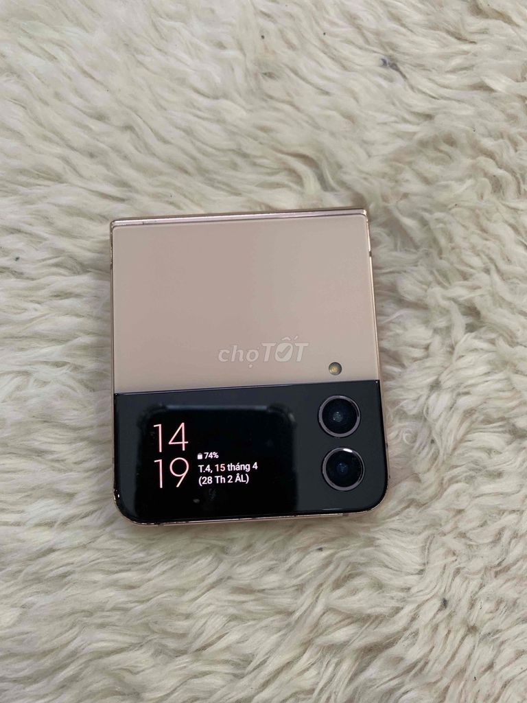 Samsung Z Flip4 128GB Vàng hồng Zin full. Mua bán Điện thoại tại Quận 4 Tp Hồ Chí Minh được đăng bởi susu hình 1