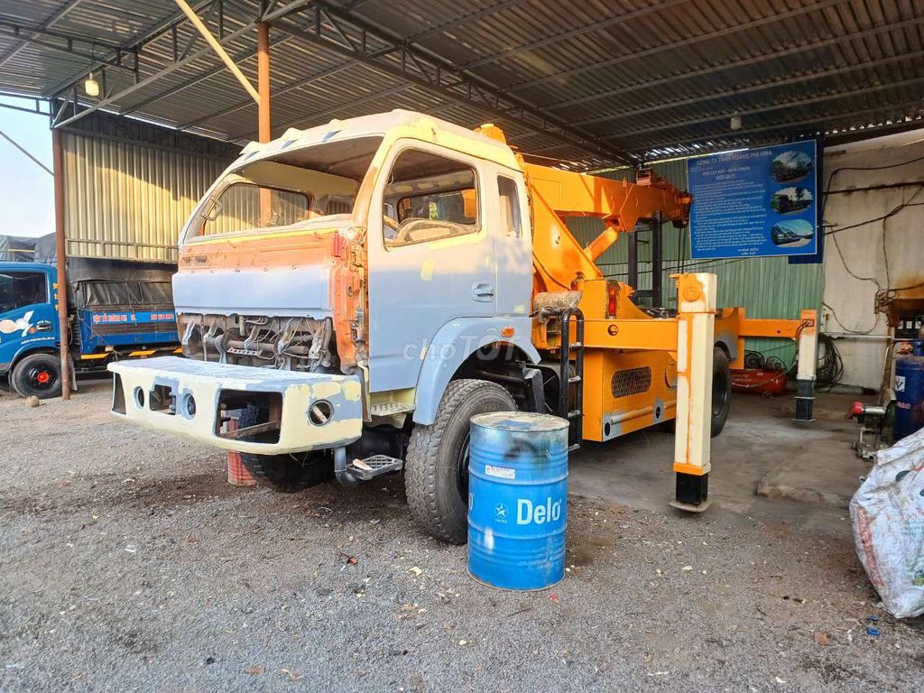 Cần Tuyển Thợ Sơn Ôtô Tải .