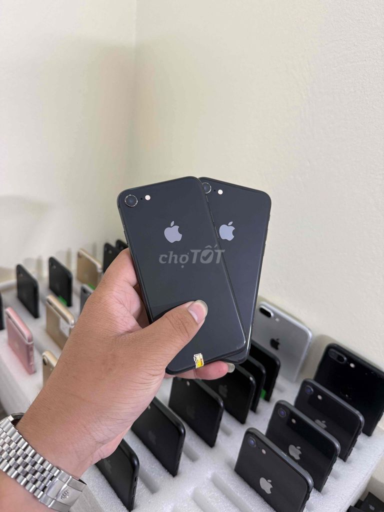 iPhone 8 64gb quốc tế. Mua bán Điện thoại tại Quận Hà Đông Hà Nội được đăng bởi Trung Hiếu hình 1