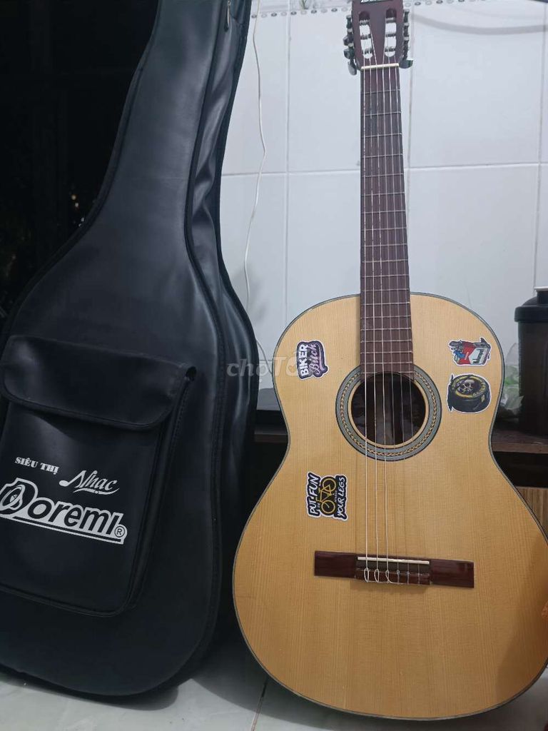 Guitar classic. Mua bán Nhạc cụ tại Quận Cái Răng Cần Thơ được đăng bởi Hoai Nam hình 1
