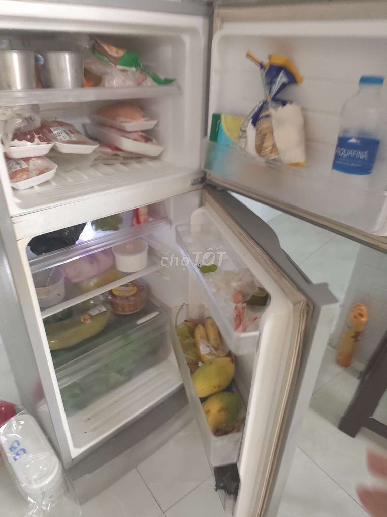 Tủ lạnh Sharp thái 180l màu xám