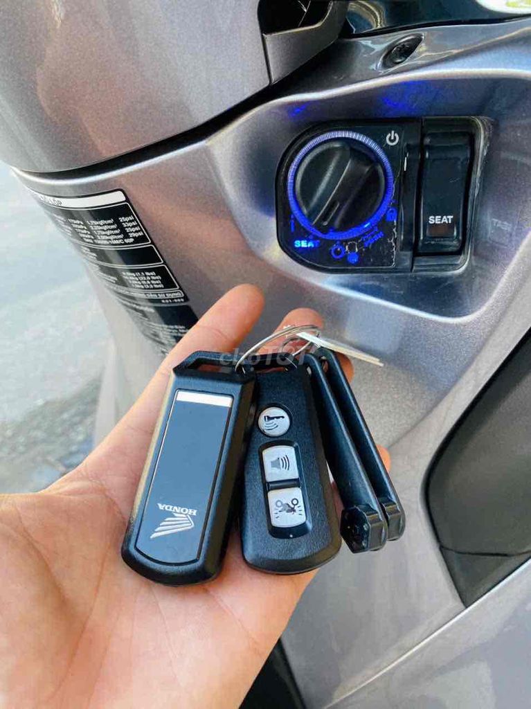 Honda SH150i ABS 2019 Bạc 15000 km. Mua bán Xe máy tại Quận Ninh Kiều Cần Thơ được đăng bởi CHXM Tân Liên Hưng 2 hình 5