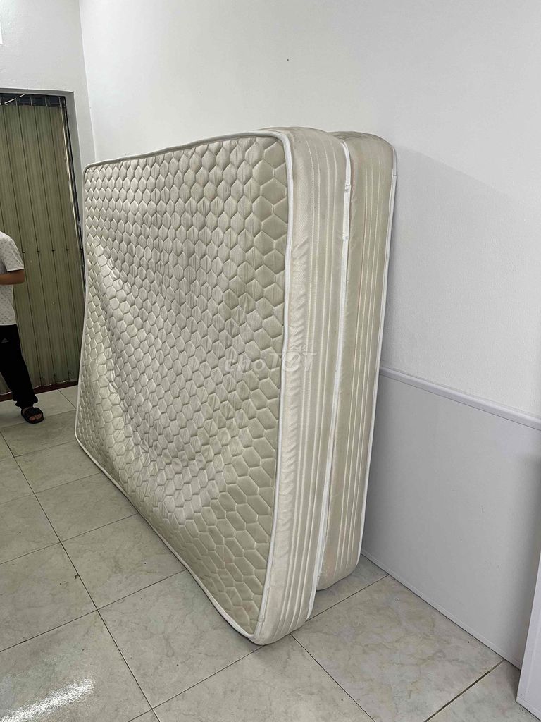 Đệm lò xo 1m6x2m màu Kem còn mới. Mua bán Giường, chăn ga gối nệm tại Huyện Thanh Trì Hà Nội được đăng bởi Thắnggg hình 1
