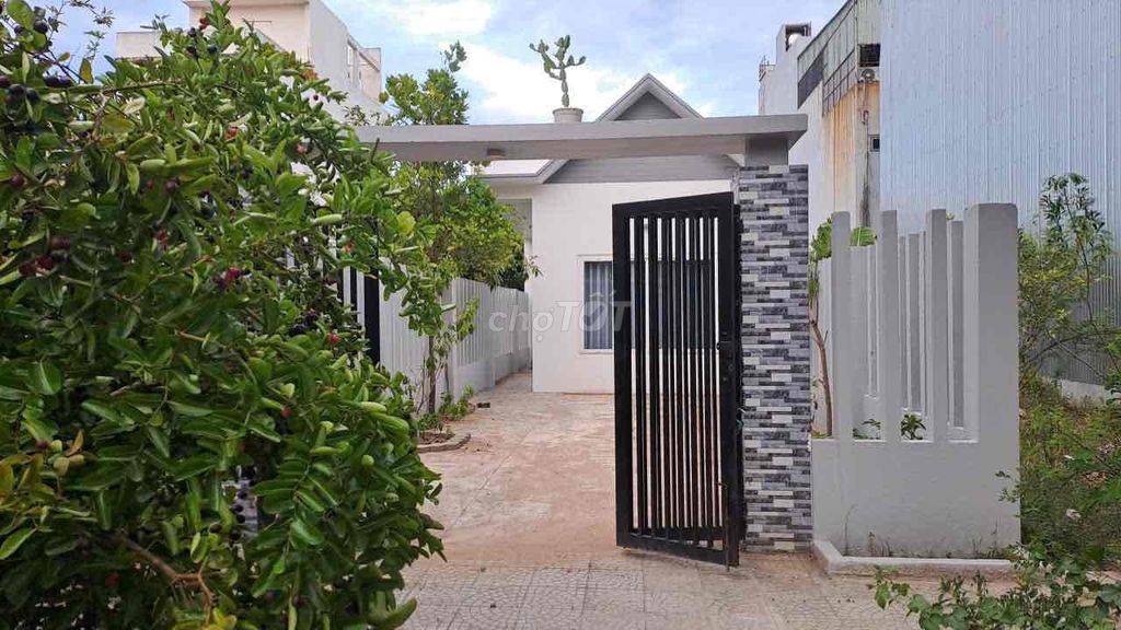 Rent · 1 bd · 100 м² · Quận Ngũ Hành Sơn, ул. Đường Trương Quang Được