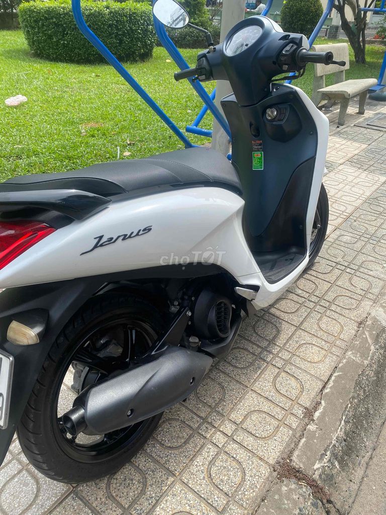 Yamaha Janus màu Trắng. Mua bán Xe máy tại Quận Tân Bình Tp Hồ Chí Minh được đăng bởi Tuấn p thanh lý xe hình 3