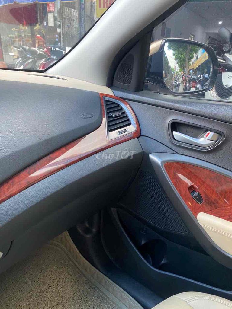 Hyundai Santa Fe 2015 2.4L 4WD - 43000 km. Mua bán Ô tô tại Quận Tân Phú Tp Hồ Chí Minh được đăng bởi Niên hình 6