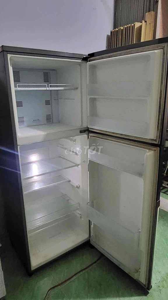 Tủ lạnh Đen Đã sử dụng. Mua bán Tủ lạnh tại Thành phố Vĩnh Long Vĩnh Long được đăng bởi Trần Mai hình 1