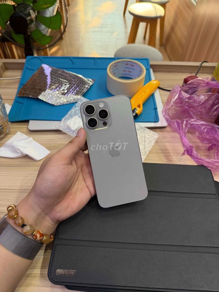 Iphone 15 Promax 256gb Natural VN. Mua bán Điện thoại tại Quận Gò Vấp Tp Hồ Chí Minh được đăng bởi Võ Chí Bảo hình 1