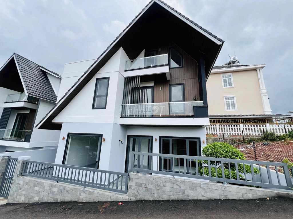 VILLA SÂN VƯỜN ĐÀ LẠT VIEW THÔNG SỔ HOÀN CÔNG