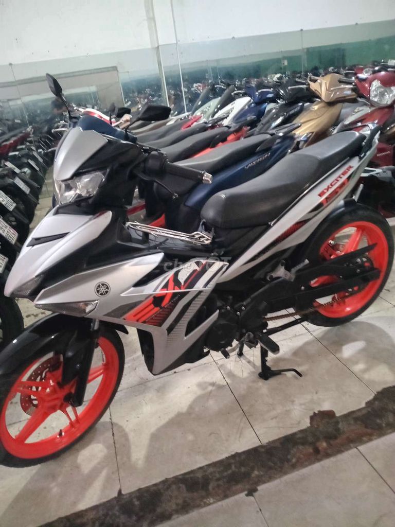 Yamaha Exciter 150 Bạc Đen Đỏ. Mua bán Xe máy tại Quận Bình Tân Tp Hồ Chí Minh được đăng bởi Cường phát  hình 2