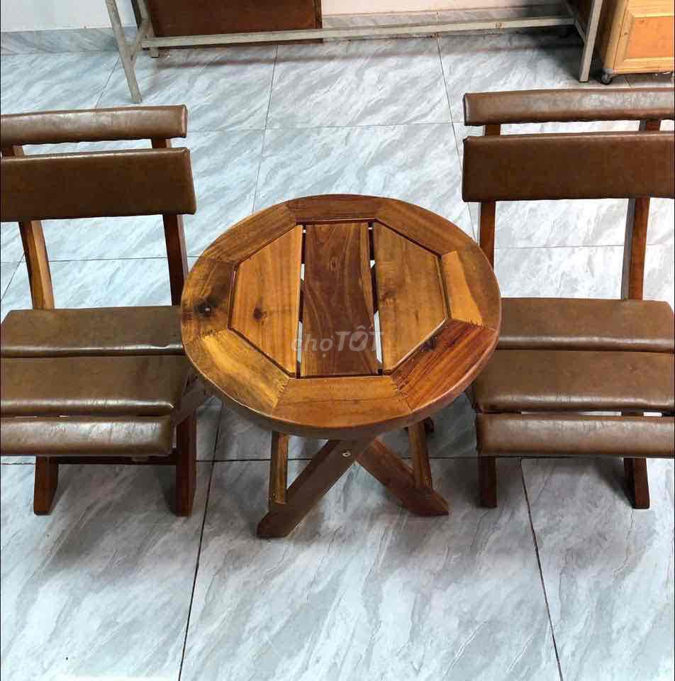 Bàn ghế cafe Gỗ Nâu Còn mới. Mua bán Bàn ghế tại Huyện Hóc Môn Tp Hồ Chí Minh được đăng bởi Thanh Thanh hình 1