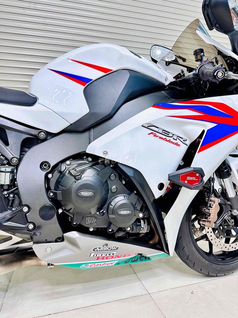 Honda CBR1000rr ABS 2015 nhập AU HQCN. Mua bán Xe máy tại Quận 12 Tp Hồ Chí Minh được đăng bởi Tường hình 8
