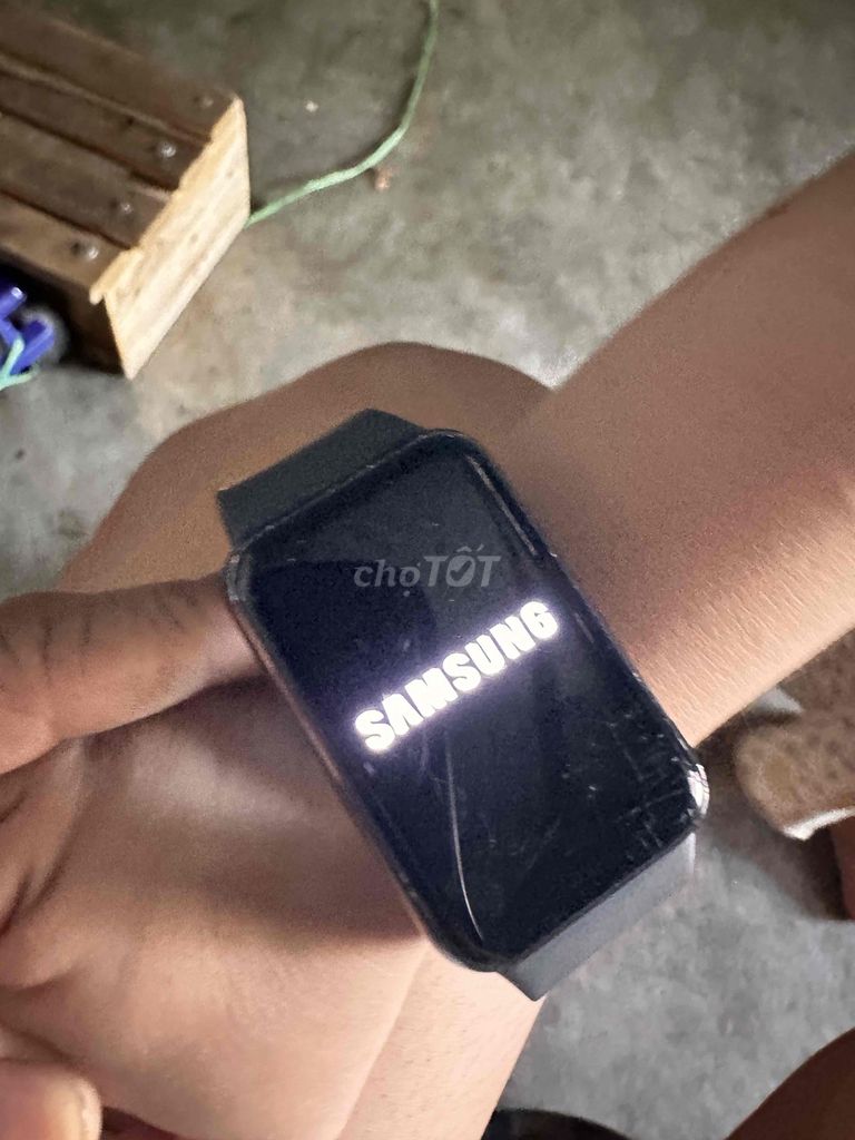 Đồng hồ thông minh Samsung Galaxy Fit3 Đen. Mua bán Thiết bị đeo thông minh tại Huyện Phù Cát Bình Định được đăng bởi nguyễn thị minh lên hình 1