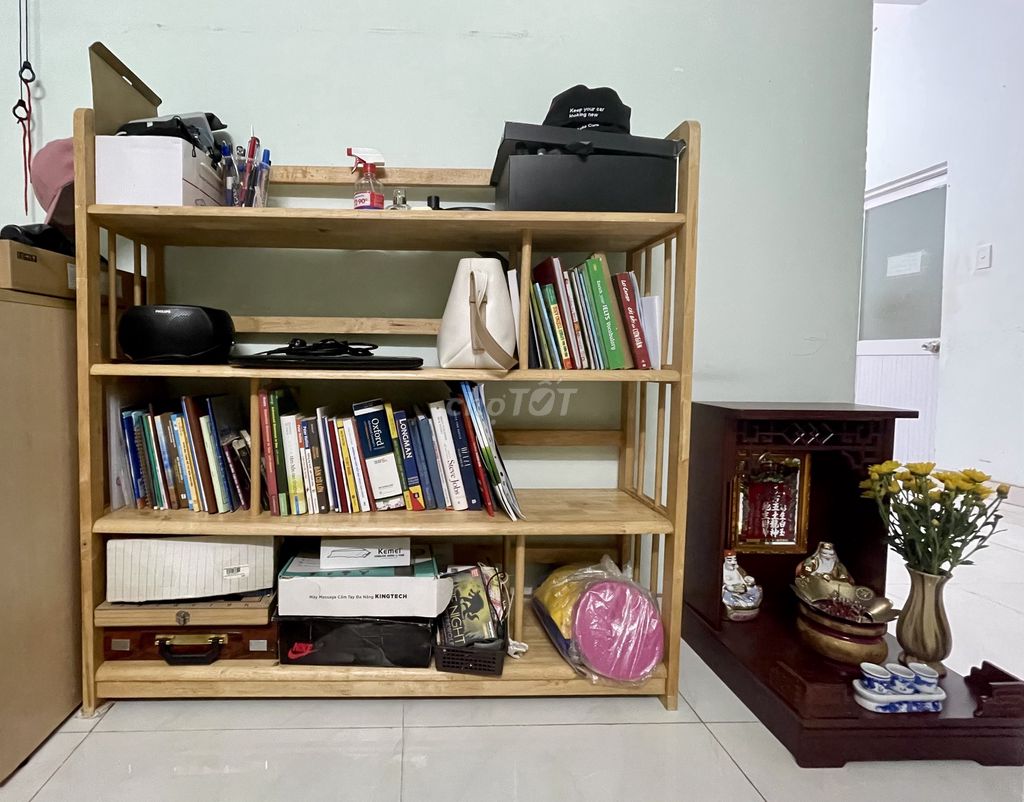 Kệ sách vàng vân gỗ tự nhiên 4 tầng. Mua bán Tủ, kệ gia đình tại Quận 1 Tp Hồ Chí Minh được đăng bởi Ms. Vy hình 1