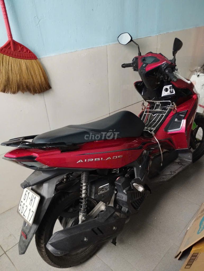 Honda Air Blade 2020 Đỏ Đen Xám 8.000 km. Mua bán Xe máy tại Thành phố Thủ Dầu Một Bình Dương được đăng bởi le thi thom hình 5