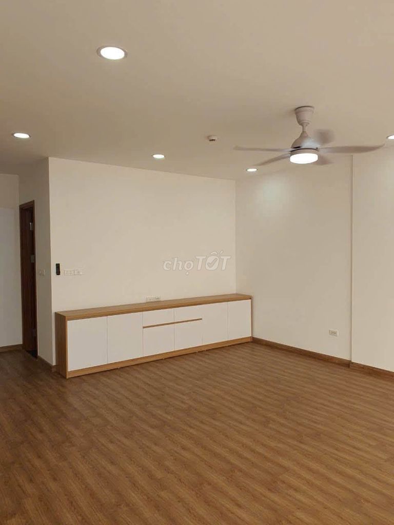 Продается квартира Iris Garden в Чан Хуу Дуке 135 м2