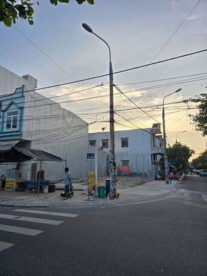 Cho thuê lô đất 2 mặt tiền kinh doanh buôn bán.Võ duy ninh và Nam thọ. Cho thuê đất tại Quận Sơn Trà Đà Nẵng được đăng bởi Đỗ Văn Sỹ
