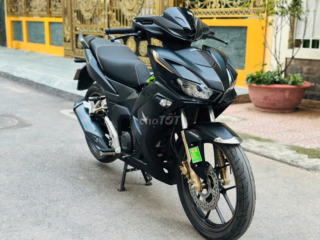 Xe máy Honda Winner V4 màu đen côn tay. Mua bán Xe máy tại Quận Nam Từ Liêm Hà Nội được đăng bởi MAI HÒA hình 2