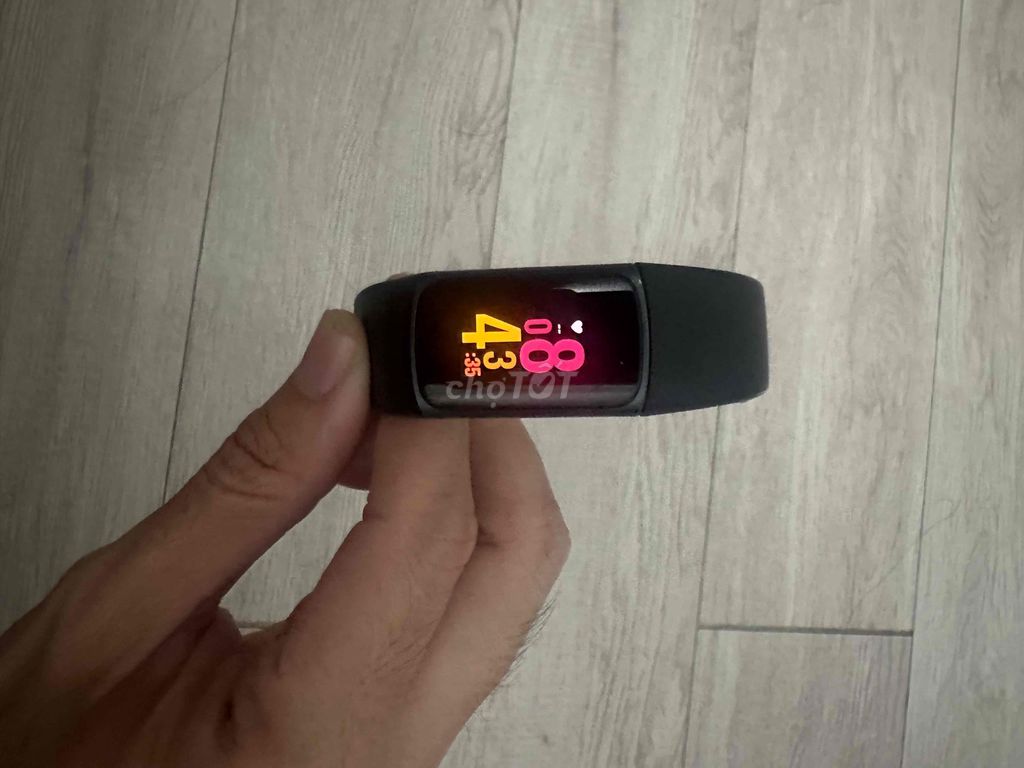 Fitbit Charge 5 Đen. Mua bán Thiết bị đeo thông minh tại Quận Bình Tân Tp Hồ Chí Minh được đăng bởi Tran Phuc hình 1